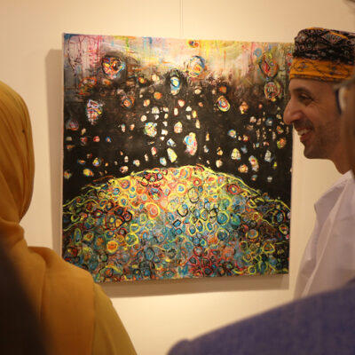 معرض ”تأملات دائرية“ للفنانة نائلة المعمرية