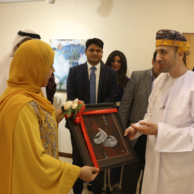 معرض ”تأملات دائرية“ للفنانة نائلة المعمرية