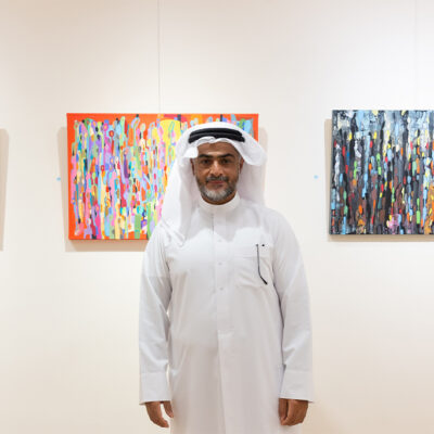 معرض بين لون وشعور