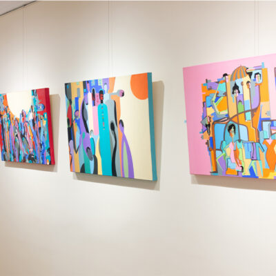 معرض بين لون وشعور