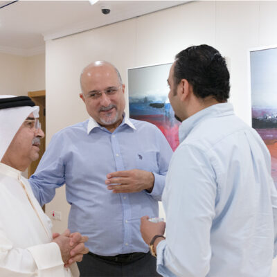 معرض بين لون وشعور